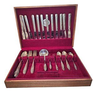 Lot Of Tudor Plate Oneida 1946 Queen Bess II Silver Plate Flatware 44 Pc W Chest